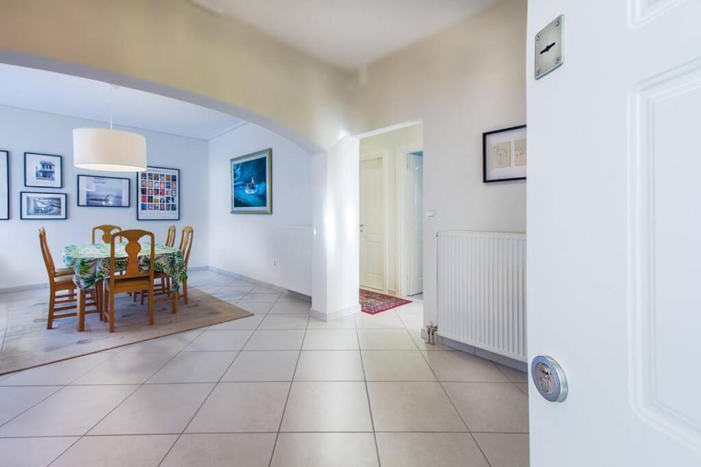 Spacious Apartment In Glyfada Close To The Sea Athens Luaran gambar